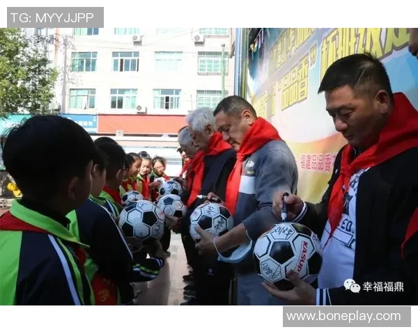 如何与足球明星建立联系并展开深入交流的方法与技巧分享