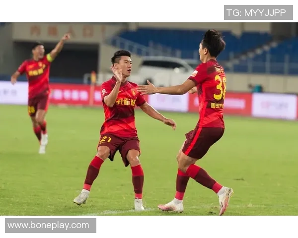 武汉羽毛球队以87分领跑总决赛积分榜展现强劲实力 武汉羽毛球队以87分领跑总决赛积分榜展现强劲实力